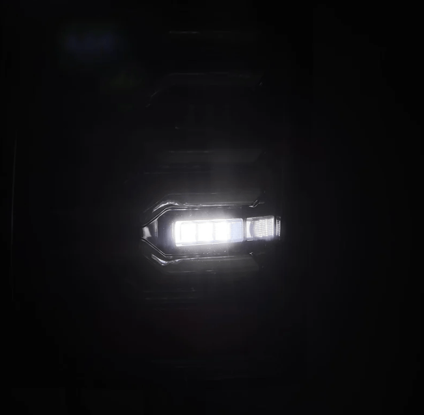 Chevrolet Silverado LUXX-Series LED Tail Lights 2007-2013